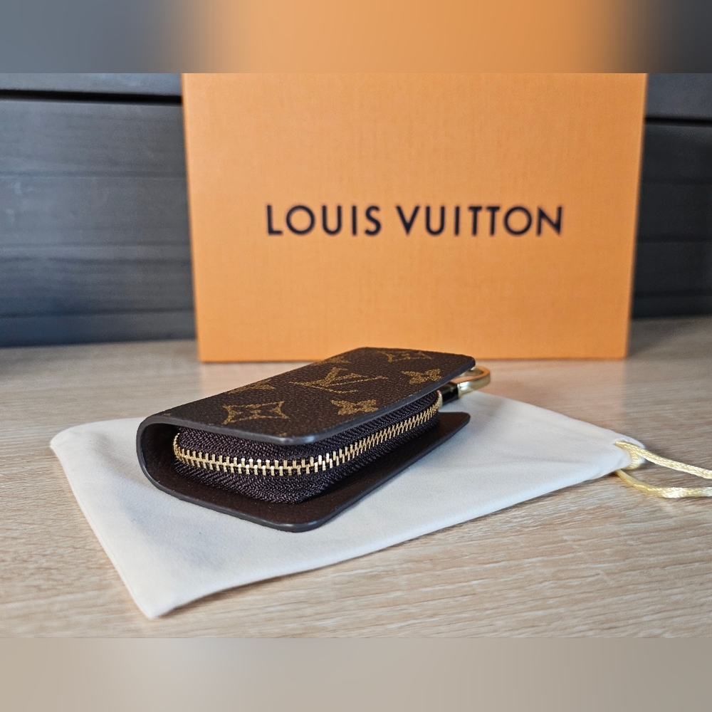 LV Monogram Key Fob Holder Keychain or Coin Case - Picture 3 of 6